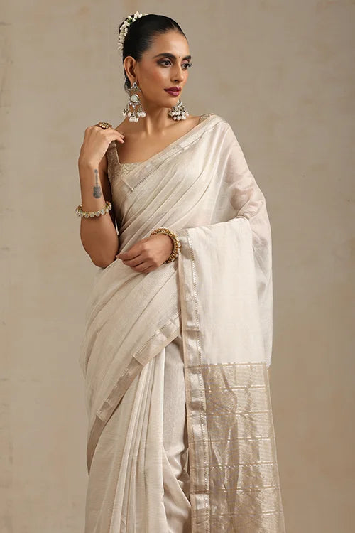Handweave Maheshwari Handloom Pearl Sona Pallu Saree With Silver Zari Border.