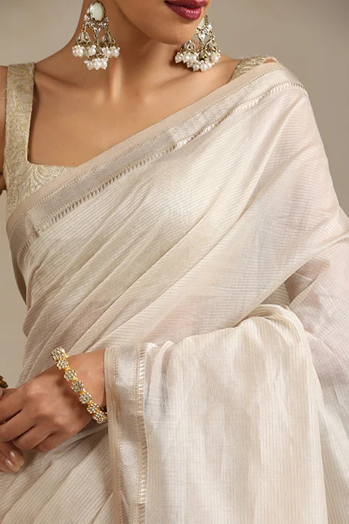 Handweave Maheshwari Handloom Pearl Sona Pallu Saree With Silver Zari Border.