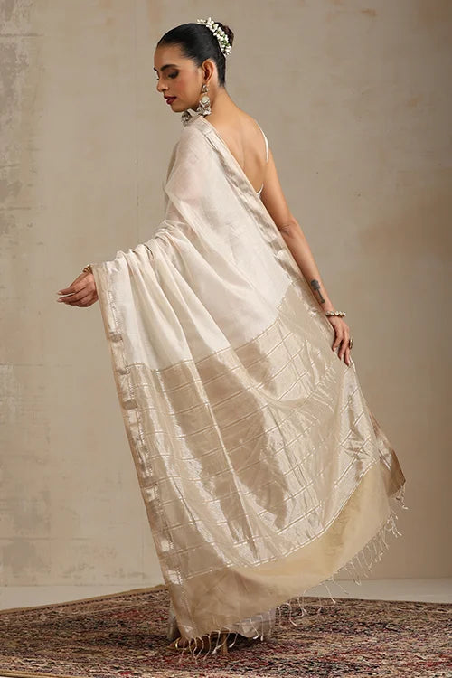 Handweave Maheshwari Handloom Pearl Sona Pallu Saree With Silver Zari Border.