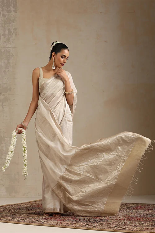 Handweave Maheshwari Handloom Pearl Sona Pallu Saree With Silver Zari Border.