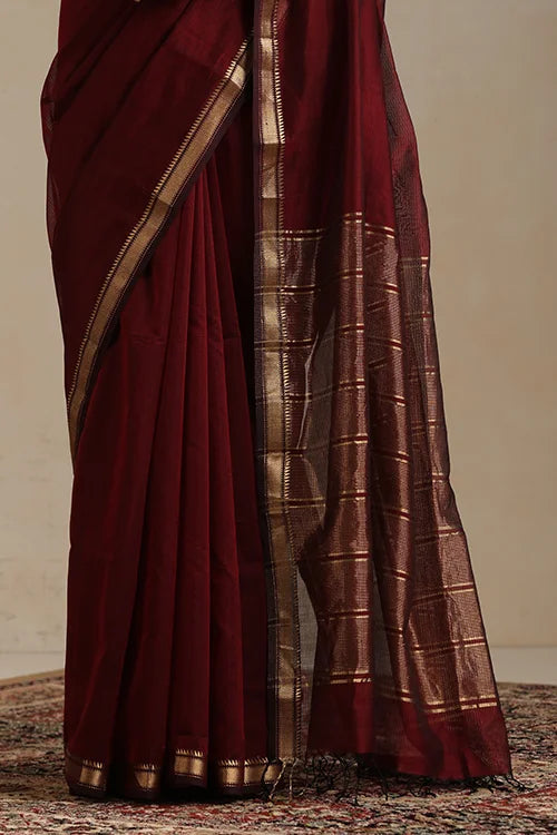 Handweave Maheshwari Handloom Maroon Sona Pallu Saree With Silver Zari Border.
