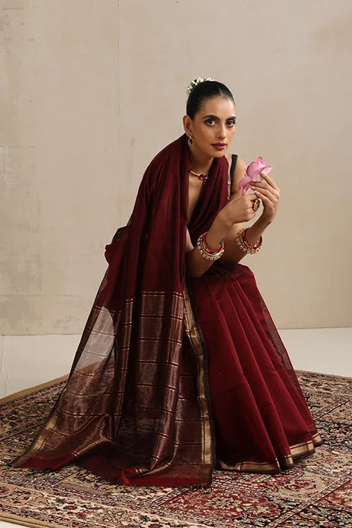Handweave Maheshwari Handloom Maroon Sona Pallu Saree With Silver Zari Border.