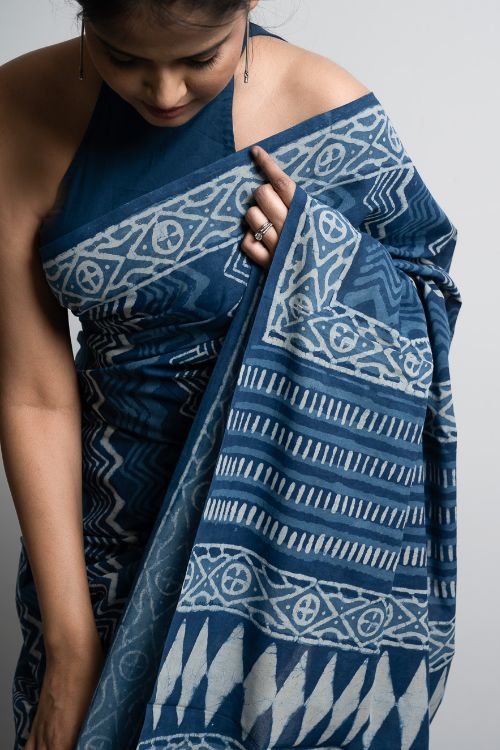 ICH Cotton Appeal. Dabu Hand Block Printed Mul Cotton Saree -Blue Zigzags
