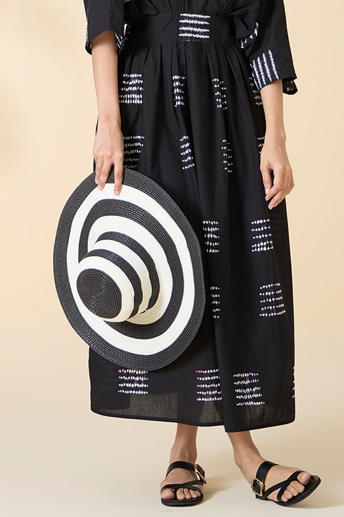 Myaraa Black/White Stripes