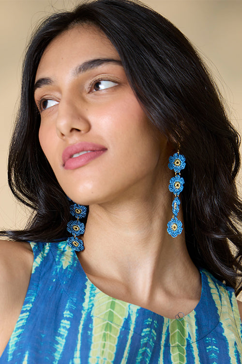 Samoolam Blue Daisies Danglers