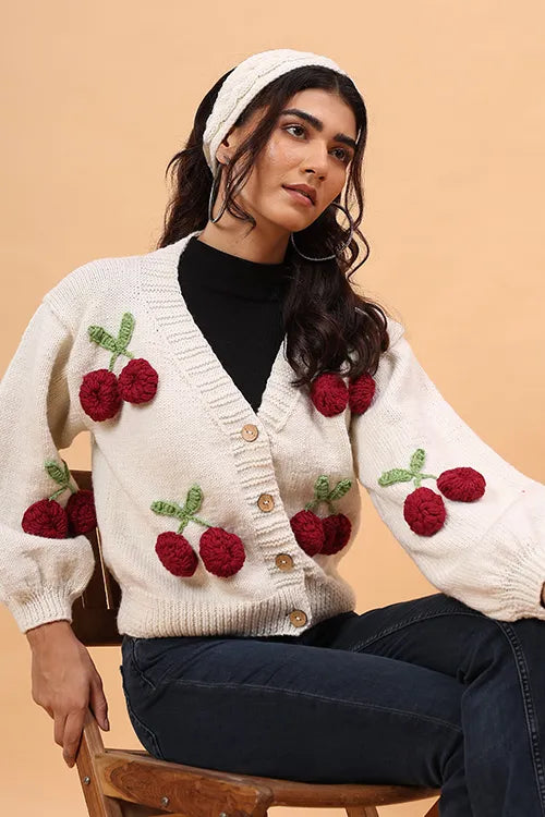 Ajoobaa "Cherry" Handknitted Merino Sweater - Offwhite