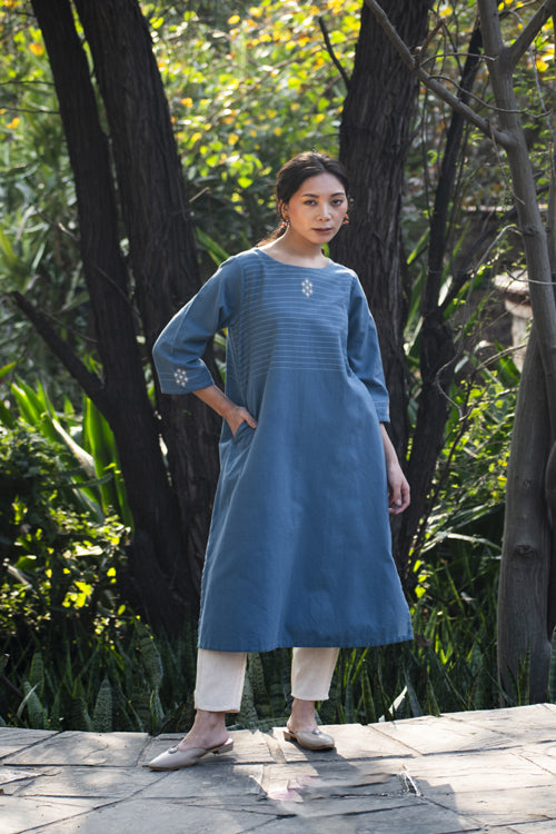 Rangsutra Akriti Blue Handwoven Extra-Weft Round Neck Kurta