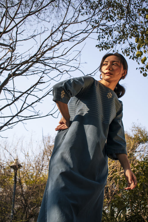 Rangsutra Akriti Blue Handwoven Extra-Weft Round Neck Kurta