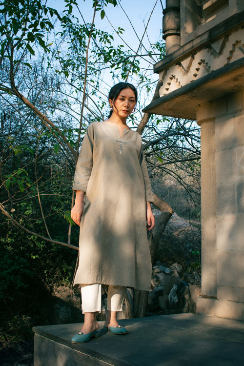 Rangsutra Akriti Beige Handwoven Extra-Weft Panelled Long Kurta