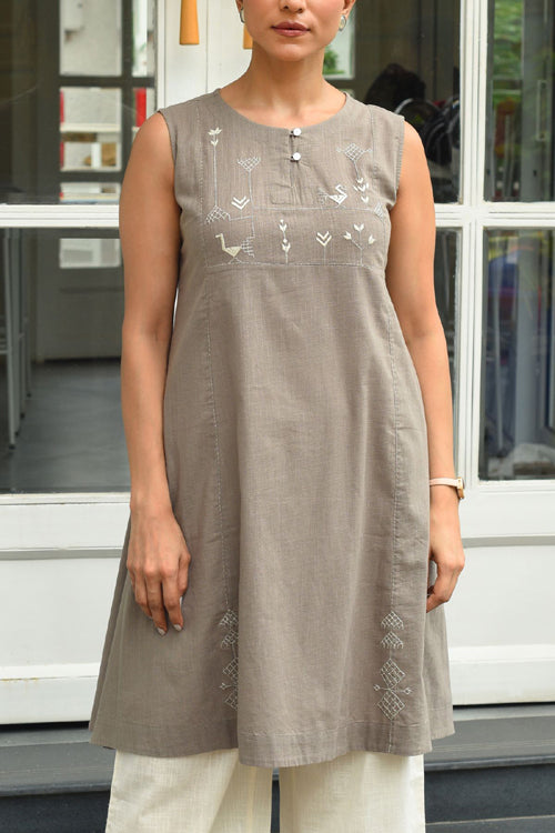 Rangsutra Bagh Cotton Sleeveless Grey Hand Embroidered Kurta