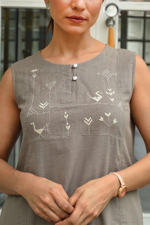Rangsutra Bagh Cotton Sleeveless Grey Hand Embroidered Kurta