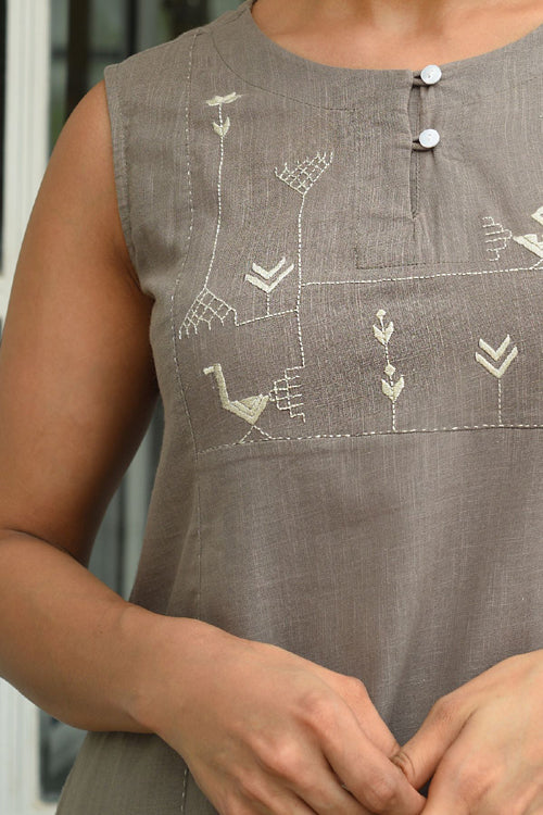 Rangsutra Bagh Cotton Sleeveless Grey Hand Embroidered Kurta