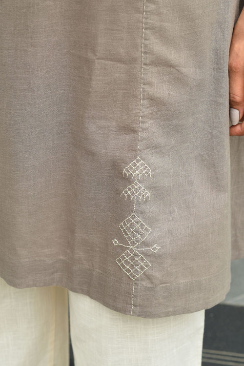 Rangsutra Bagh Cotton Sleeveless Grey Hand Embroidered Kurta