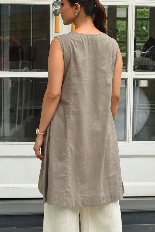 Rangsutra Bagh Cotton Sleeveless Grey Hand Embroidered Kurta