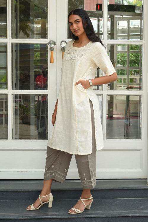 Rangsutra Bagh Cotton Round Neck Off White Hand Embroidered Kurta