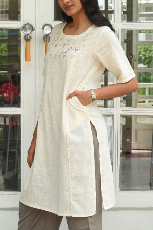 Rangsutra Bagh Cotton Round Neck Off White Hand Embroidered Kurta