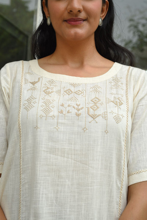 Rangsutra Bagh Cotton Round Neck Off White Hand Embroidered Kurta