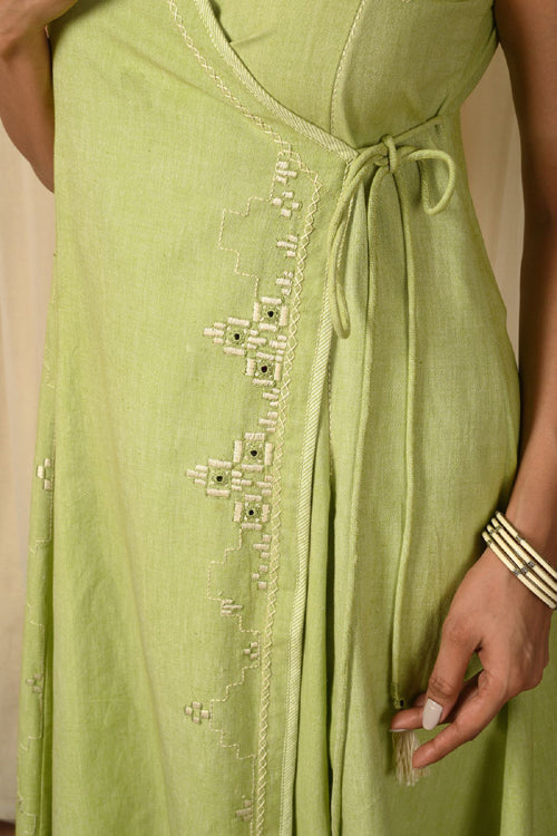 Rangsutra Baori Green Hand Embroidered Sleeveless Kurta Cum Dress