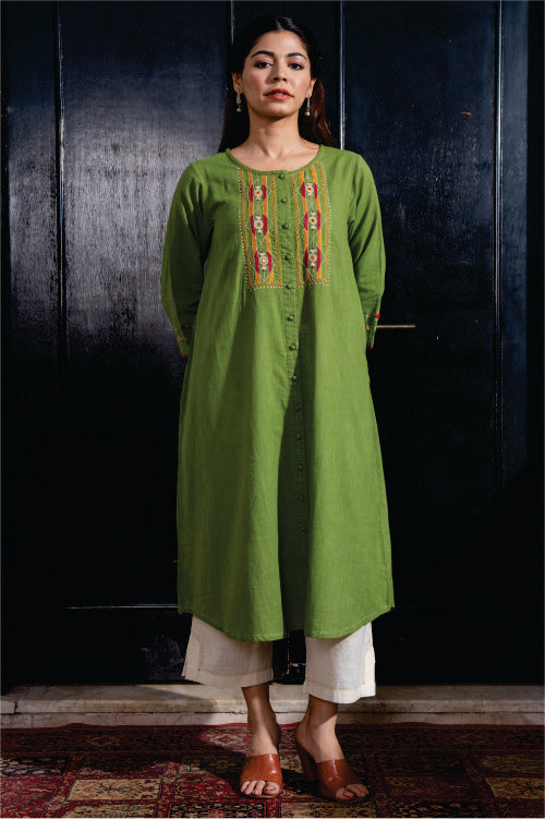 Paheli Green Straight-Fit Cotton Kurta With Pakka Hand Embroidery