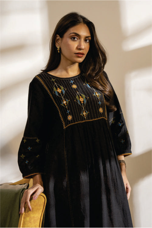 Paheli Black Front-Yoke Cotton Kurta With Pakka Hand Embroidery