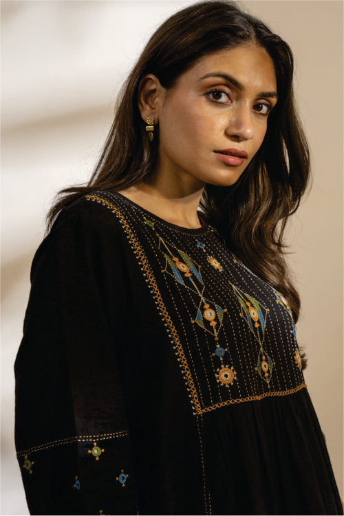 Paheli Black Front-Yoke Cotton Kurta With Pakka Hand Embroidery