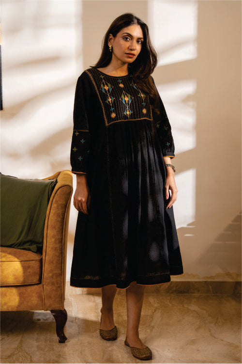 Paheli Black Front-Yoke Cotton Kurta With Pakka Hand Embroidery
