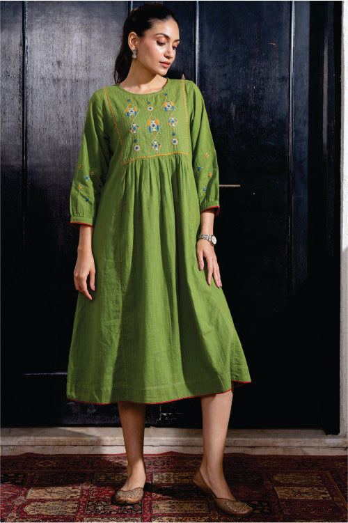 Paheli Green Front-Yoke Cotton Kurta With Pakka Hand Embroidery