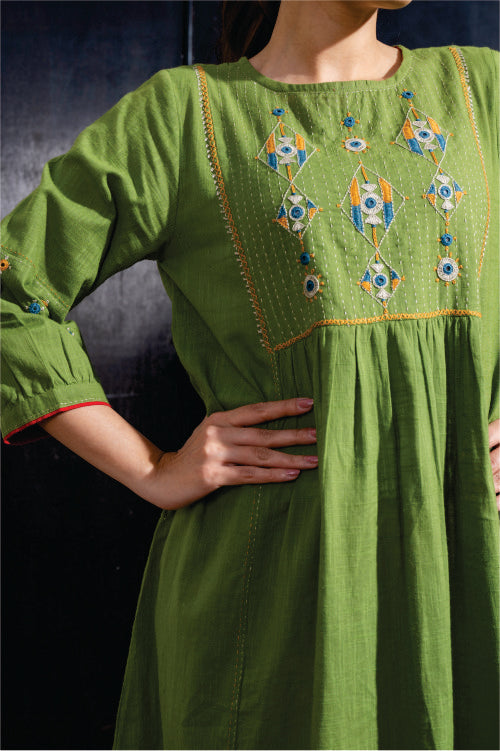 Paheli Green Front-Yoke Cotton Kurta With Pakka Hand Embroidery