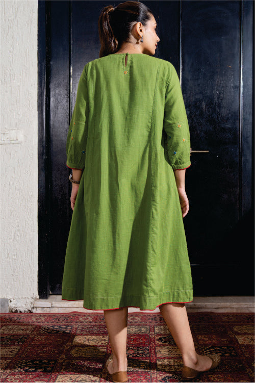 Paheli Green Front-Yoke Cotton Kurta With Pakka Hand Embroidery