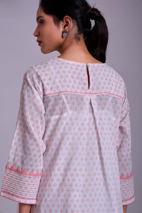 Rangsutra Suhani White Flared Cotton Kurta With Applique