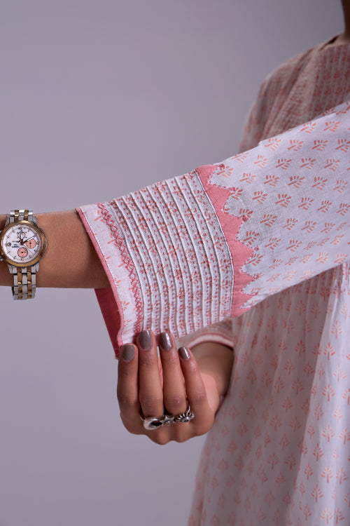 Rangsutra Suhani White Flared Cotton Kurta With Applique