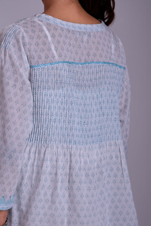 Rangsutra Suhani White Boxy Cotton Top With Applique