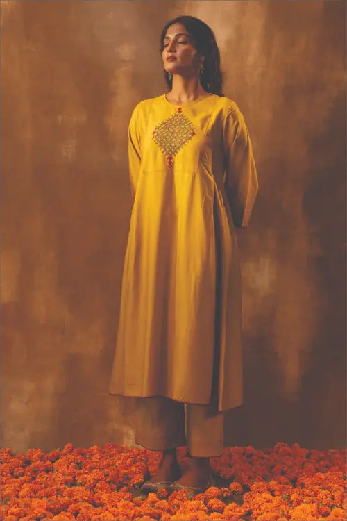 Rangsutra Ruhani Yellow Pleated Cotton Silk Kurta With Pakka Hand Embroidery