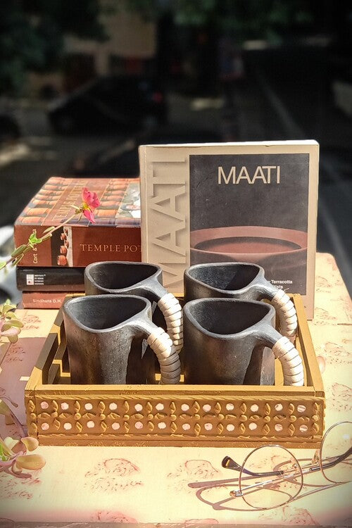 Terracotta by Sachii Pine Wood & Mdf Lippan Mud & Mirror Work Tray Yellow Ochre