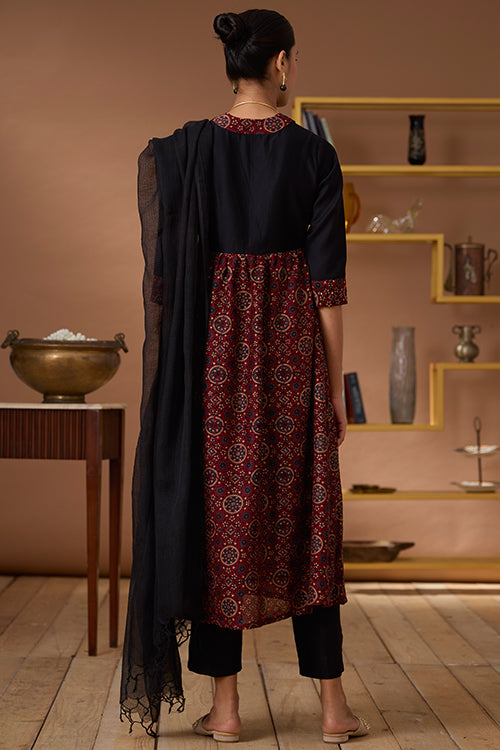 Okhai 'Sample Two Hundred Seventy Two