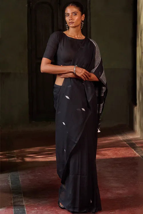 The ICH Bengal Vibes. Handwoven Jamdani Soft Mul Cotton Saree - Deep Monochrome