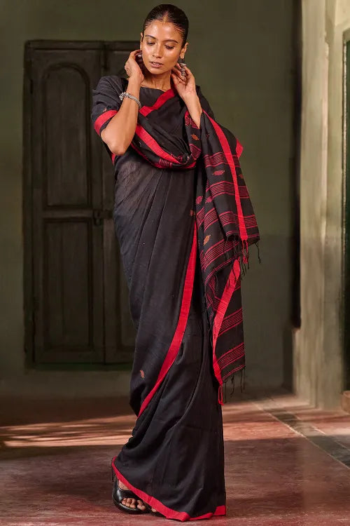 The ICH Bengal Vibes. Handwoven Jamdani Soft Mul Cotton Saree - Black And Red