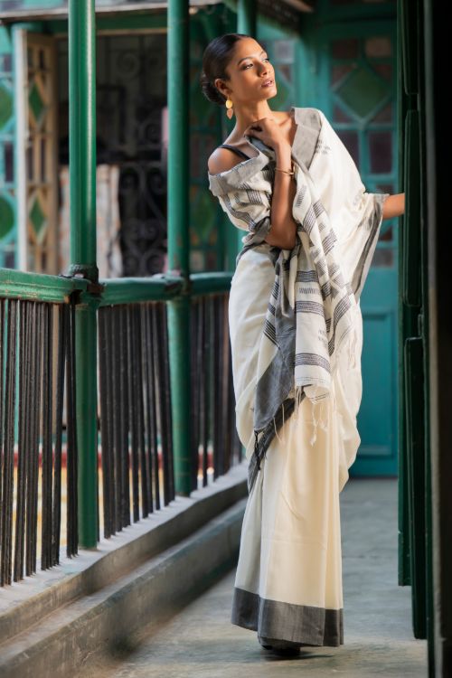 TICH Soft & Light. Handwoven Bengal Cotton Saree - Cream Elegance