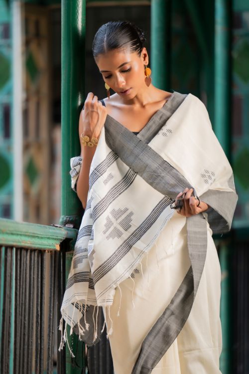 TICH Soft & Light. Handwoven Bengal Cotton Saree - Cream Elegance