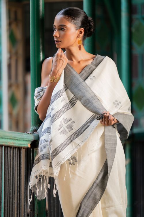 TICH Soft & Light. Handwoven Bengal Cotton Saree - Cream Elegance