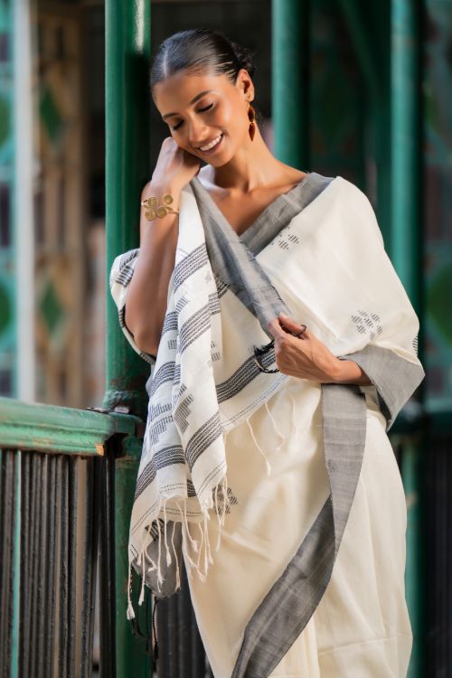 TICH Soft & Light. Handwoven Bengal Cotton Saree - Cream Elegance