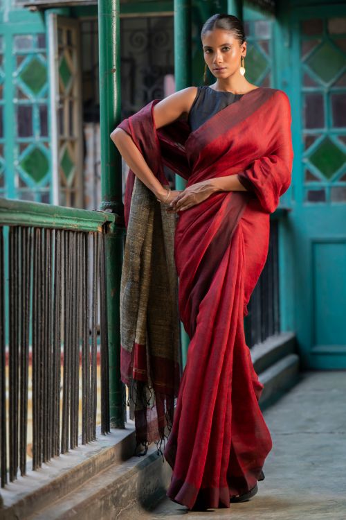 TICH Stunning Elegance. Handwoven Bengal Linen Saree - Scarlet Drape