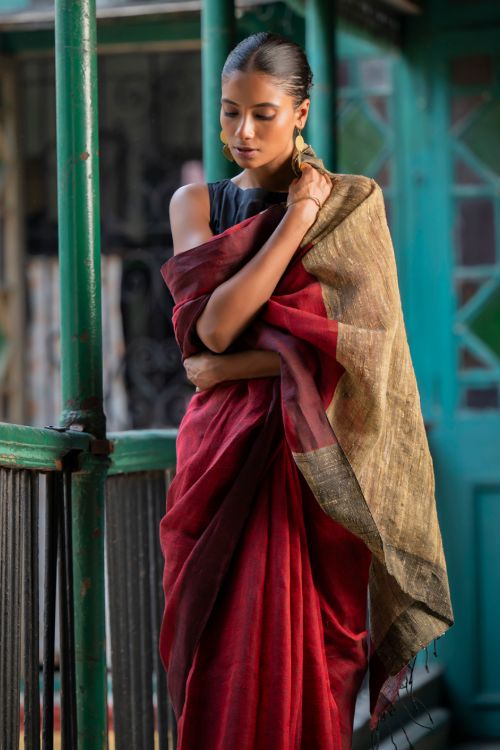 TICH Stunning Elegance. Handwoven Bengal Linen Saree - Scarlet Drape