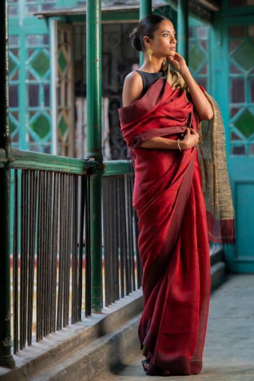 TICH Stunning Elegance. Handwoven Bengal Linen Saree - Scarlet Drape