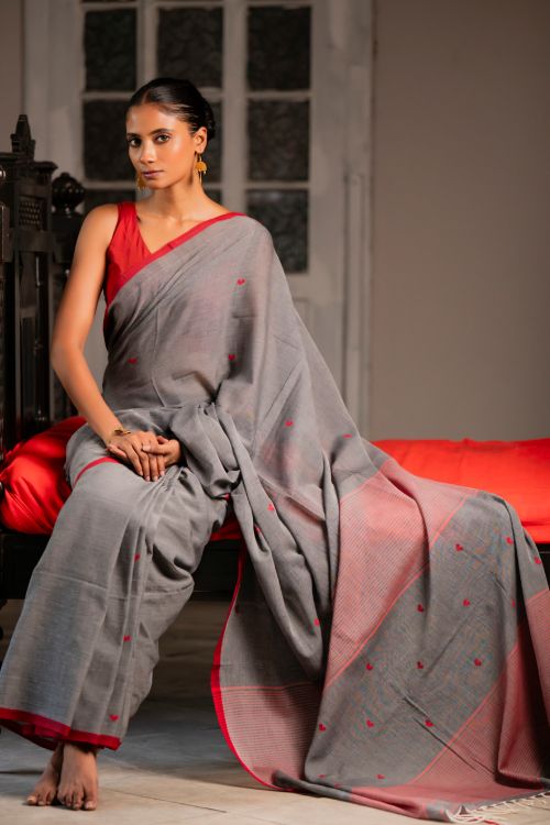 TICH Soft & Light. Handwoven Bengal Cotton Saree - Hearts