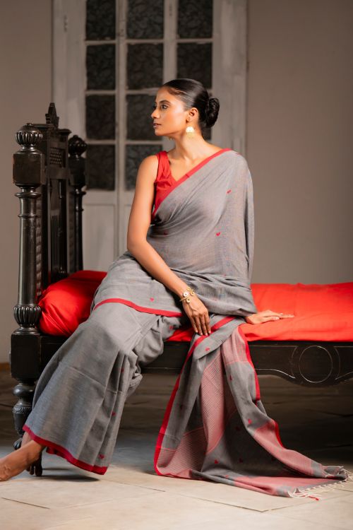 TICH Soft & Light. Handwoven Bengal Cotton Saree - Hearts