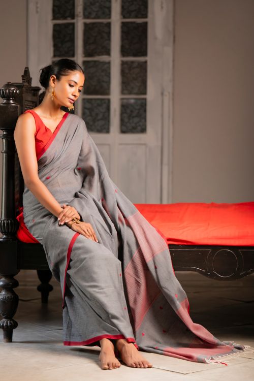 TICH Soft & Light. Handwoven Bengal Cotton Saree - Hearts