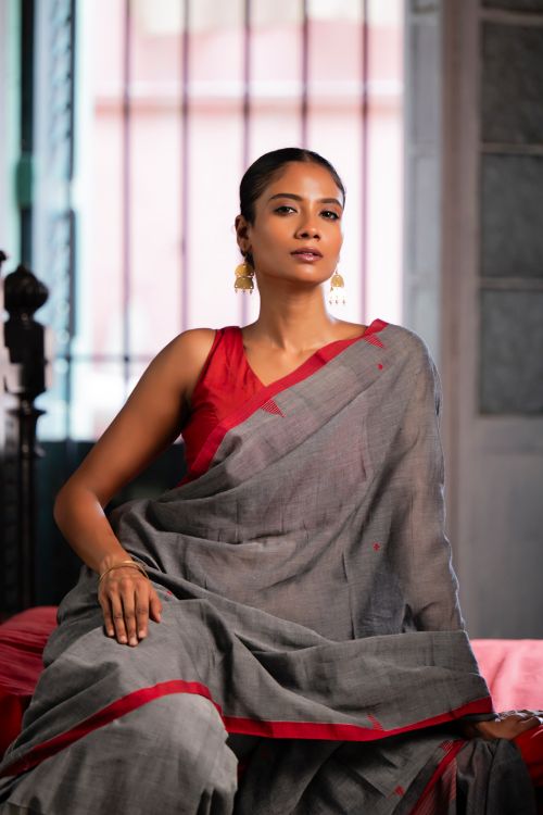 TICH Soft & Light. Handwoven Bengal Cotton Saree - Crimson Touch