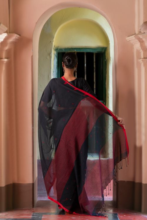 TICH Soft & Light. Handwoven Bengal Cotton Saree - Nishir Bindu