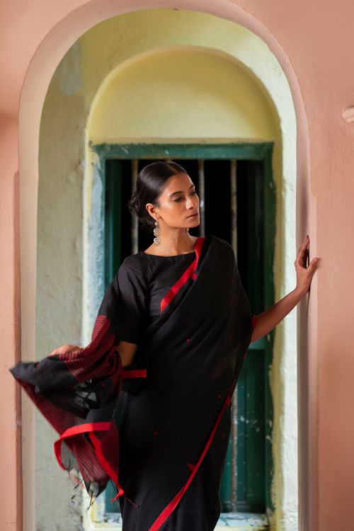 TICH Soft & Light. Handwoven Bengal Cotton Saree - Nishir Bindu